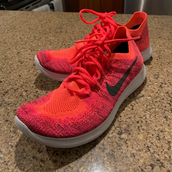 Nike Shoes - Nike Free RN Flyknit